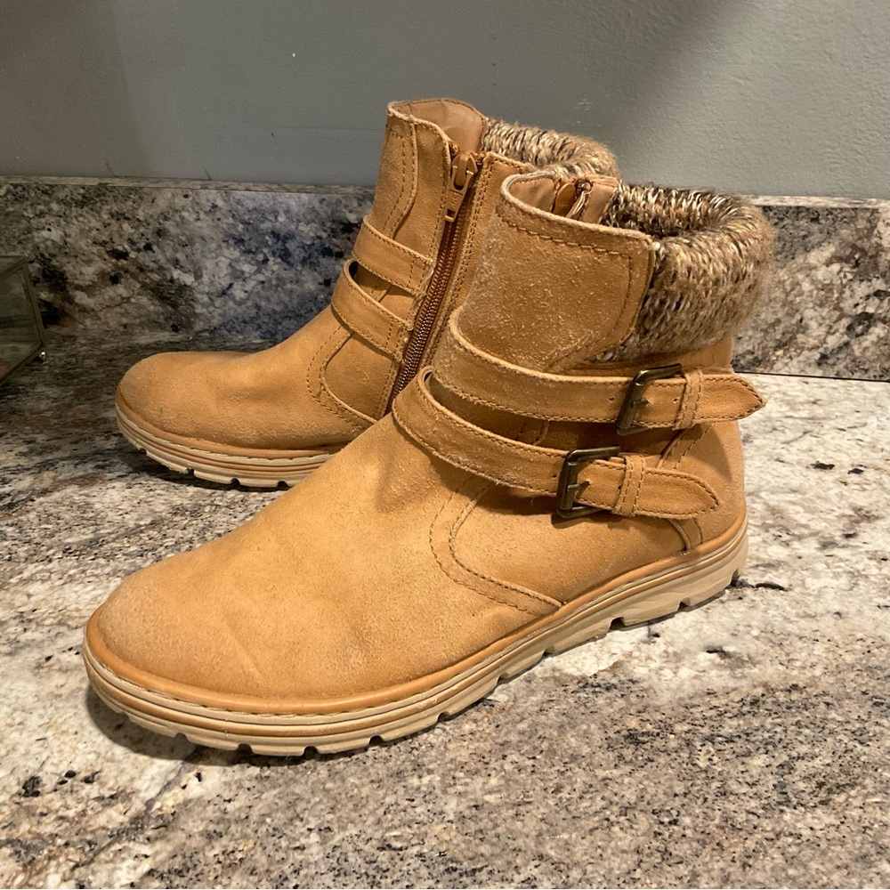 Cliffs By White Mountain Shoes Kaleta Tan Ankle Boot Womens Size 7.5